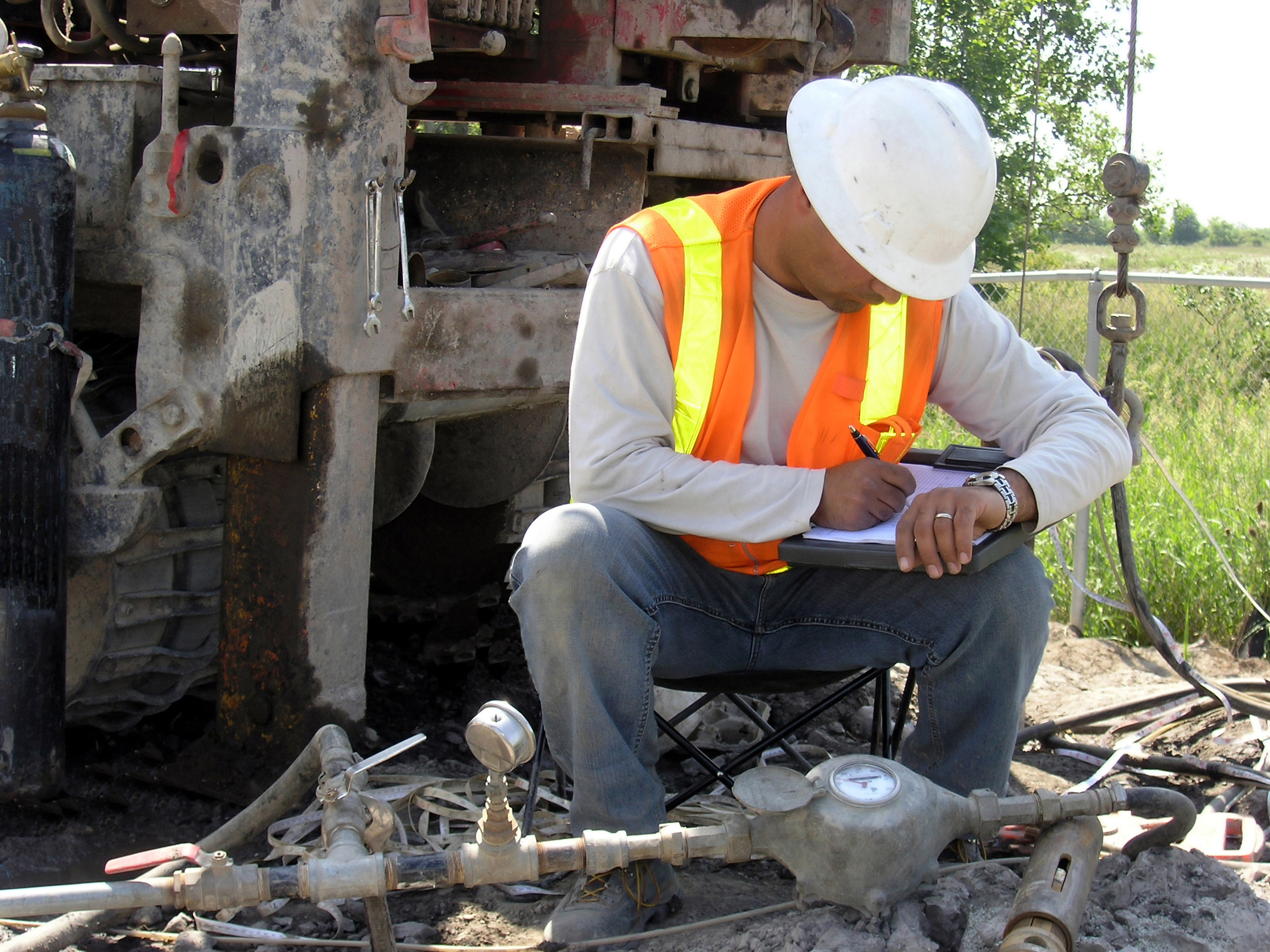 Hydrex's experienced geologists and hydrogeologists have a keen understanding of groundwater science and regulatory requirements.